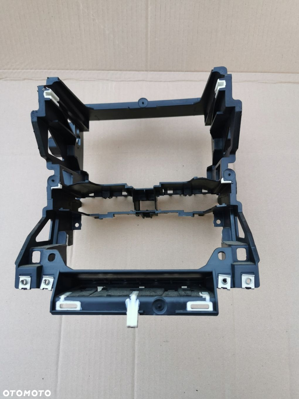 Ramka radia kosz Audi A3 8P 2 Din 8P0858005D - 2