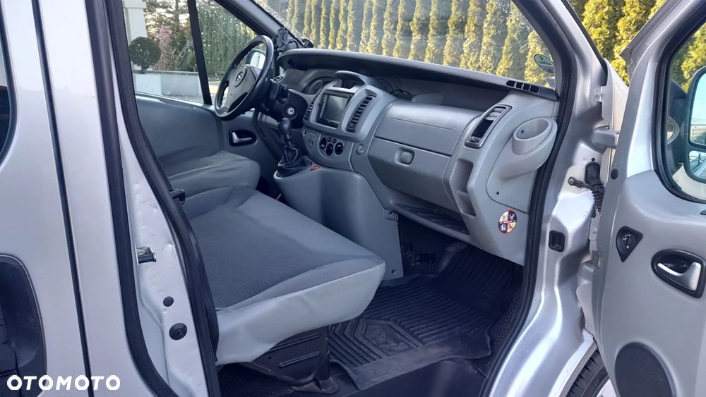 Opel Vivaro - 10
