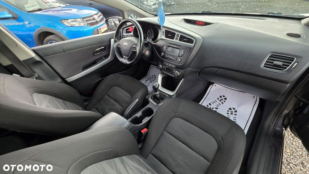 Kia Ceed - 13