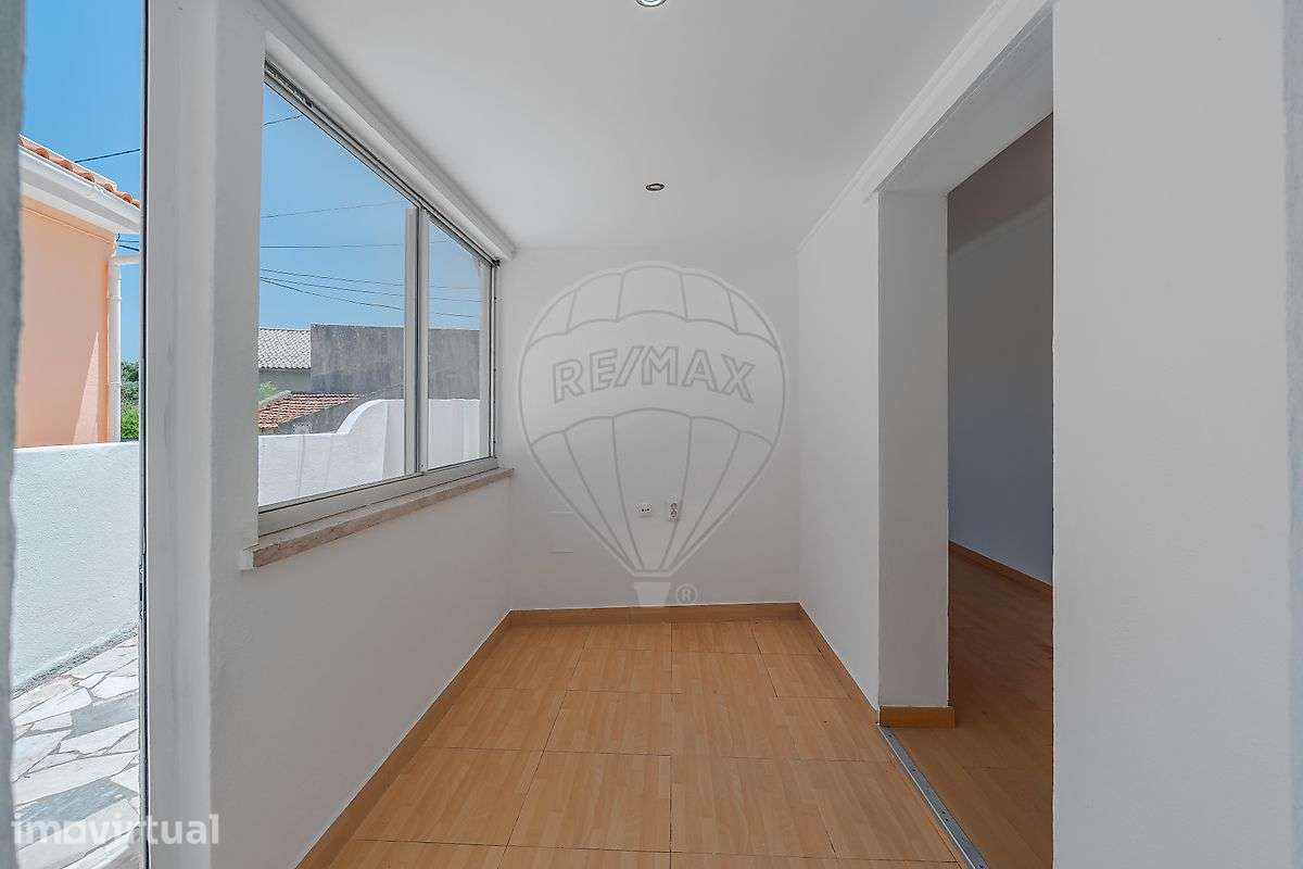 Moradia T1 para venda - Grande imagem: 2/17