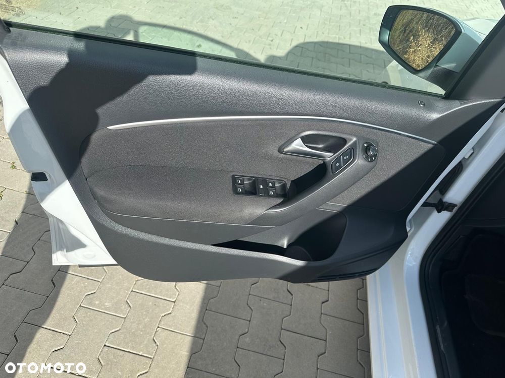 Volkswagen Polo 1.4 TDI BMT Comfortline - 11