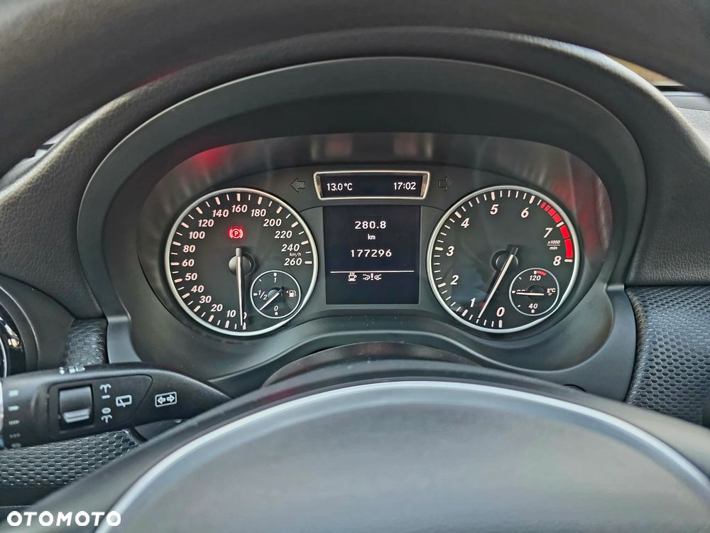 Mercedes-Benz Klasa A 180 (BlueEFFICIENCY) - 25