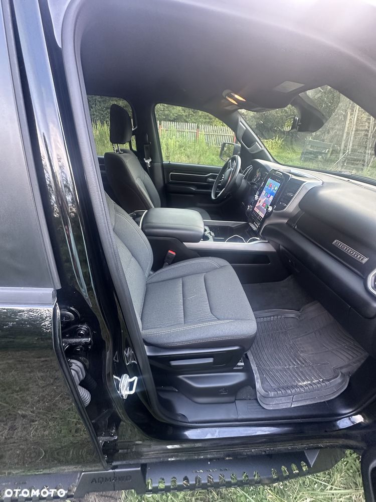 RAM 1500 Crew Cab Shortbed Bighorn - 27