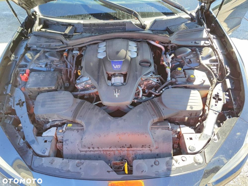 Maserati Ghibli S Modena - 12
