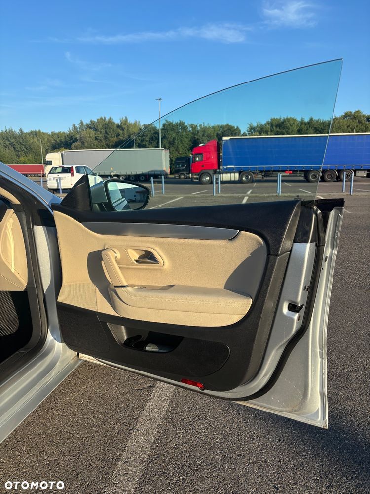 Volkswagen Passat CC - 19