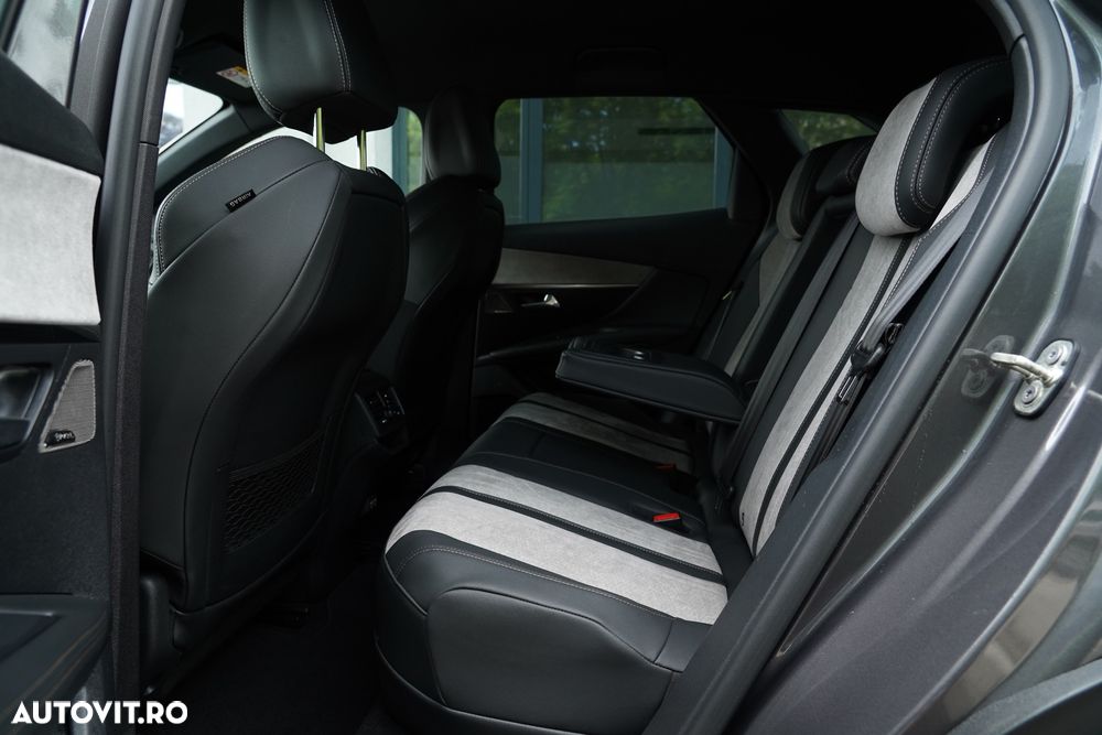 Peugeot 3008 PHEV EAT8 4X4 GT Pack - 24