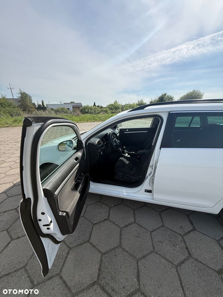 Volkswagen Golf 1.6 TDI Highline - 16