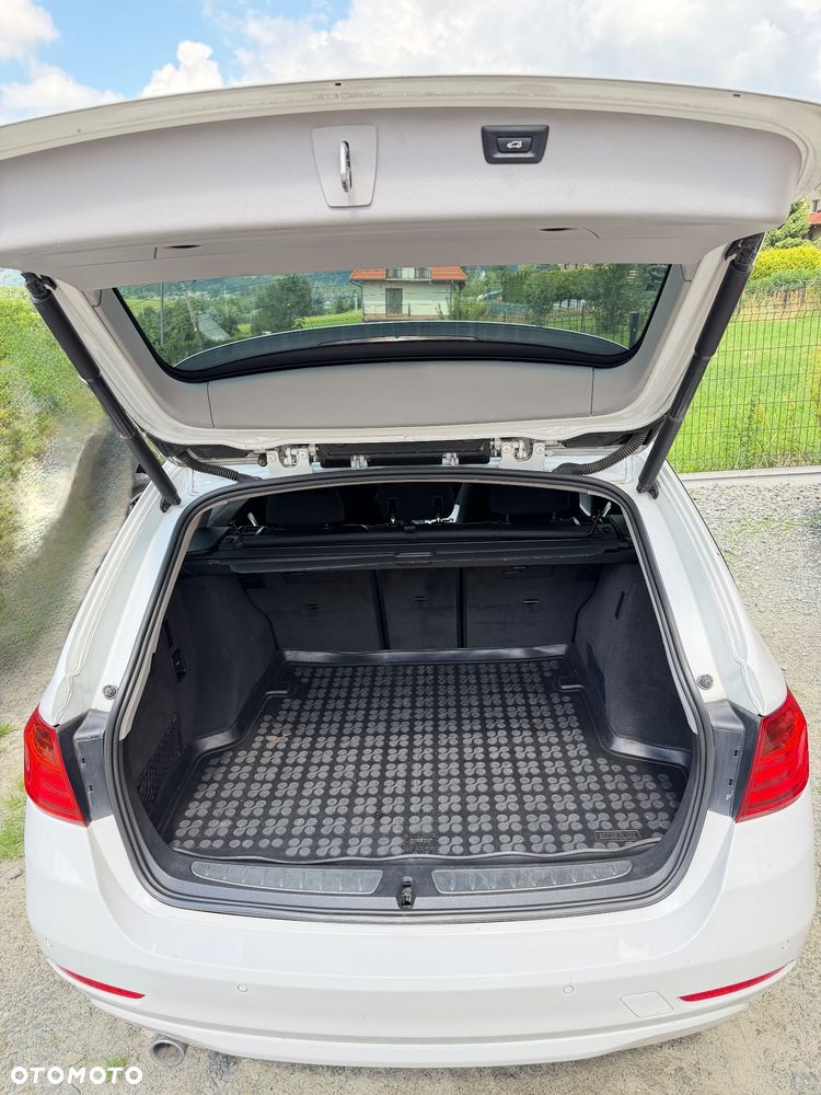 BMW Seria 3 320d xDrive - 13