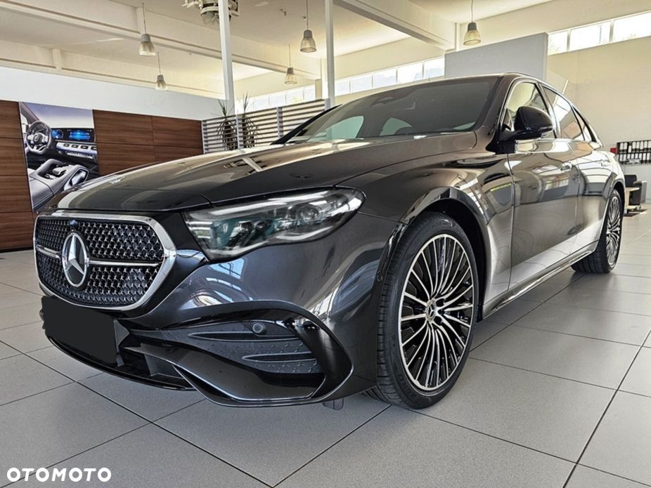 Mercedes-Benz Klasa E 200 mHEV 4-Matic AMG 9G-Tronic - 2