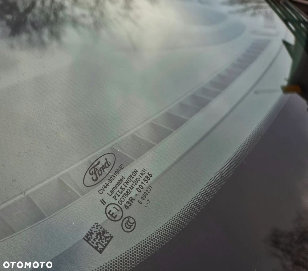 Ford Kuga 2.0 TDCi 4x4 Vignale - 32