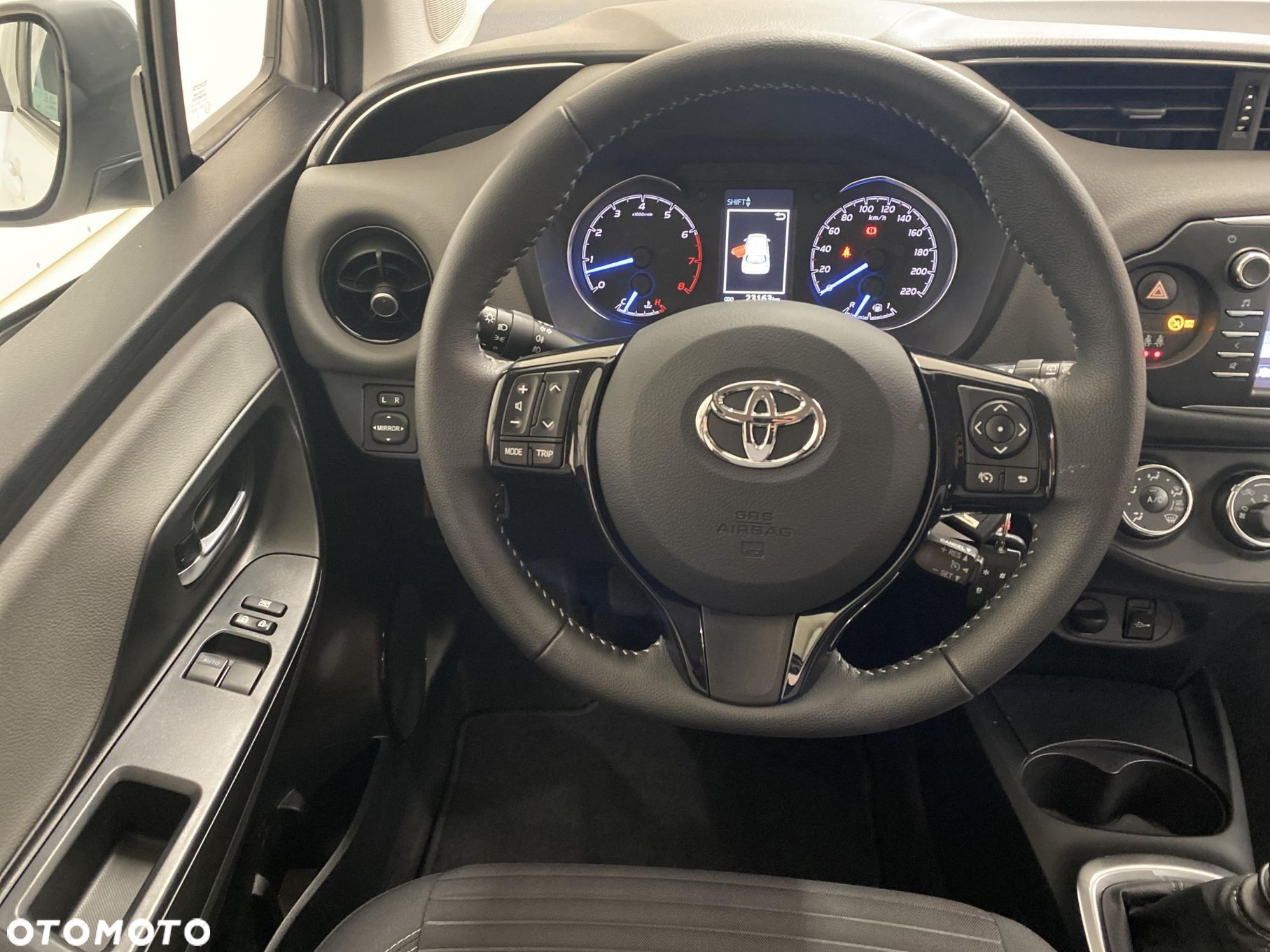 Toyota Yaris - 12
