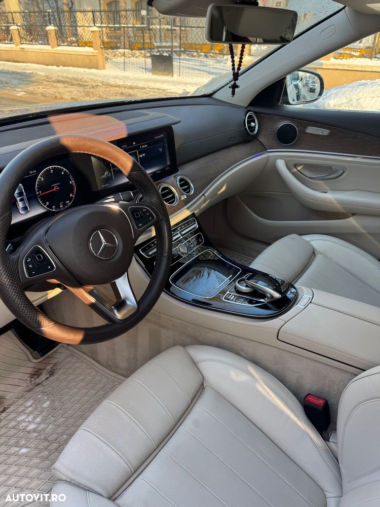 Mercedes-Benz E - 12