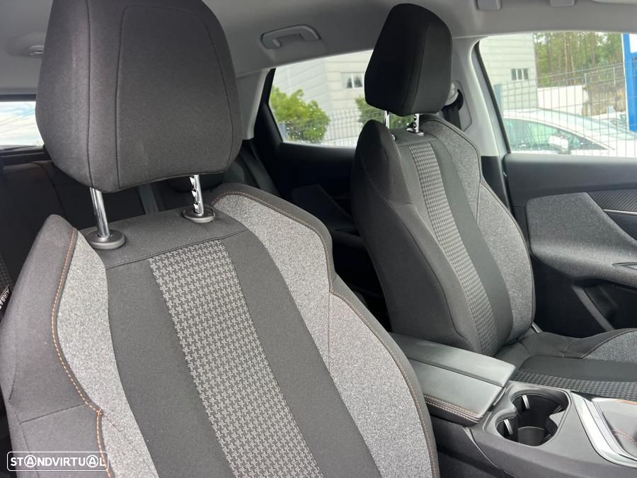 Peugeot 3008 1.5 BlueHDi Active - 12