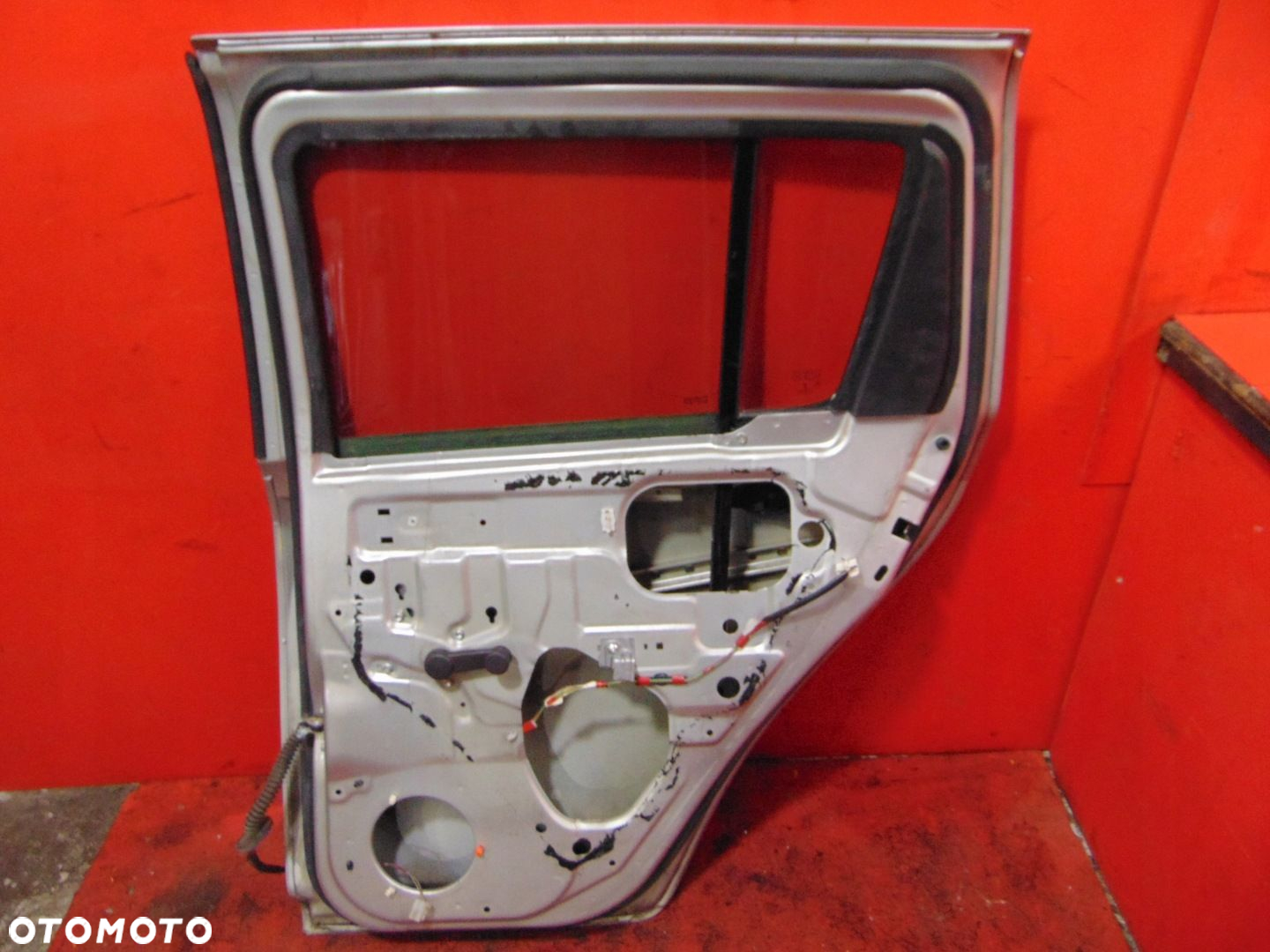 SUZUKI SWIFT III MK6 DRZWI TYŁ PRAWE SREBRNE ZCC - 11