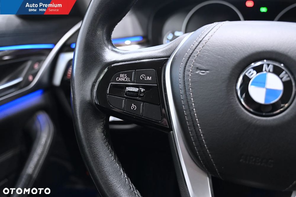 BMW Seria 5 520d xDrive - 5