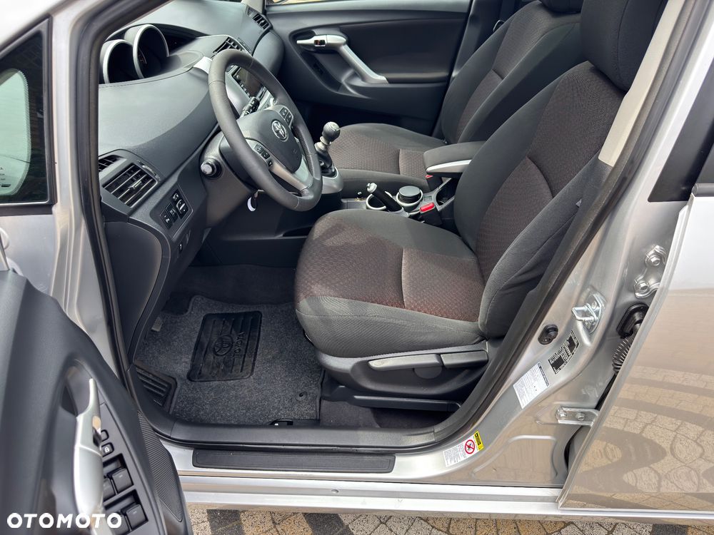 Toyota Verso - 33