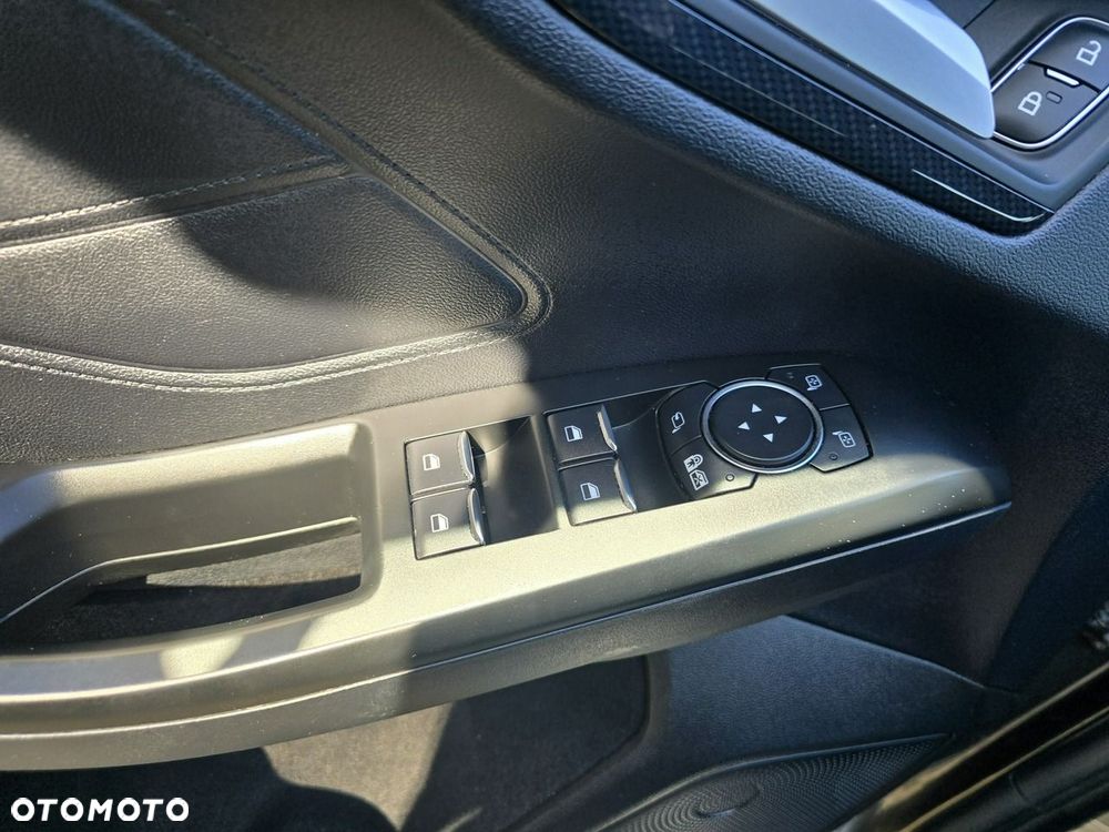 Ford Focus - 25