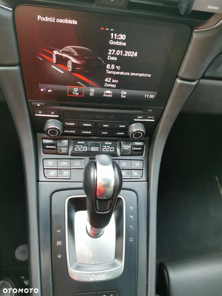 Porsche 911 Carrera 4 GTS PDK - 10