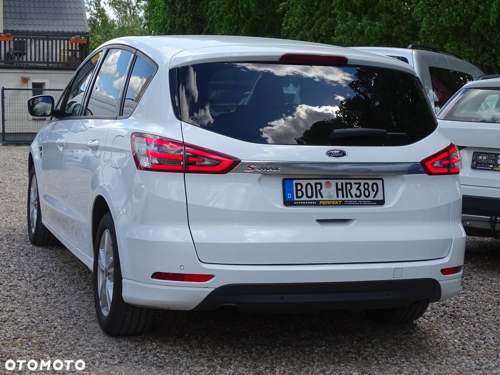 Ford S-Max - 11