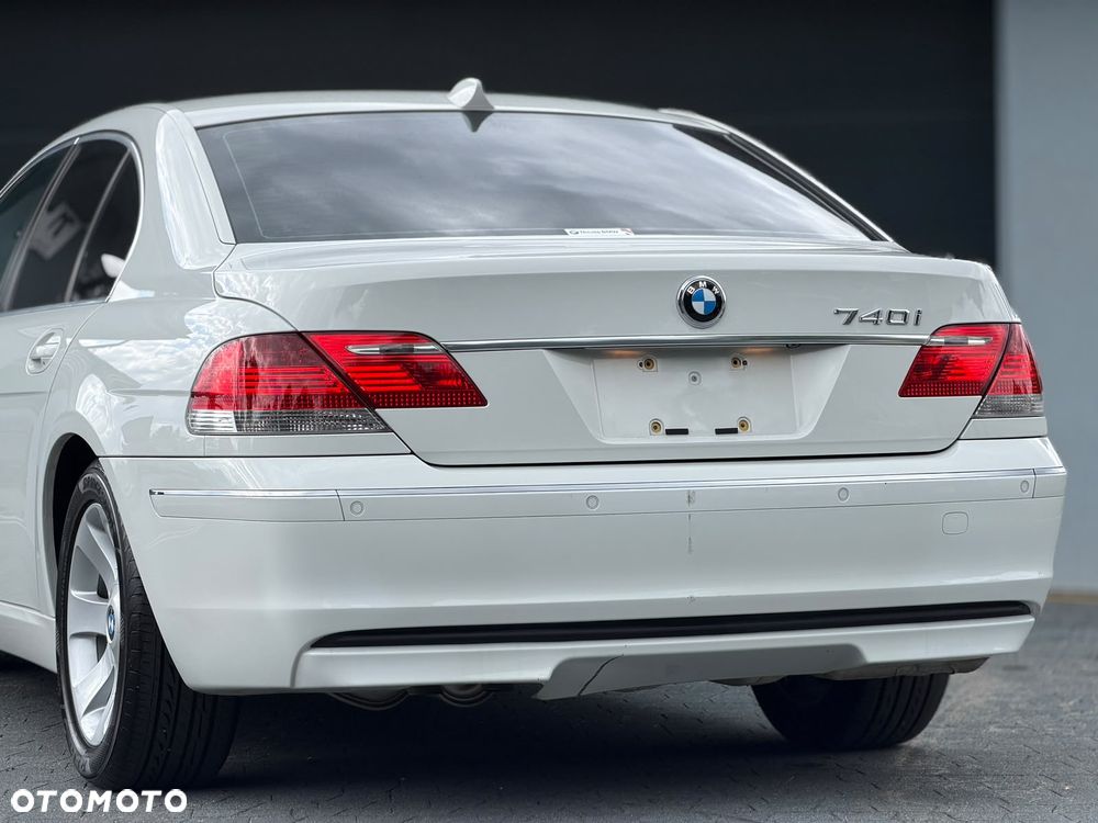 BMW Seria 7 740i - 12