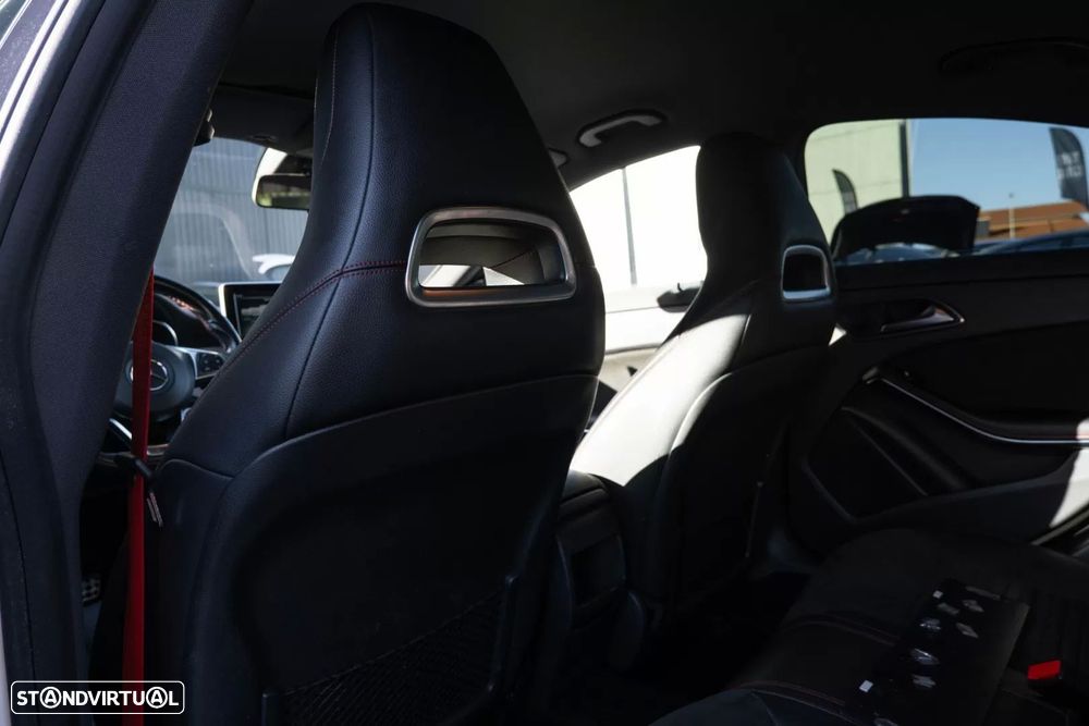 Mercedes-Benz CLA 45 AMG 4-Matic - 18