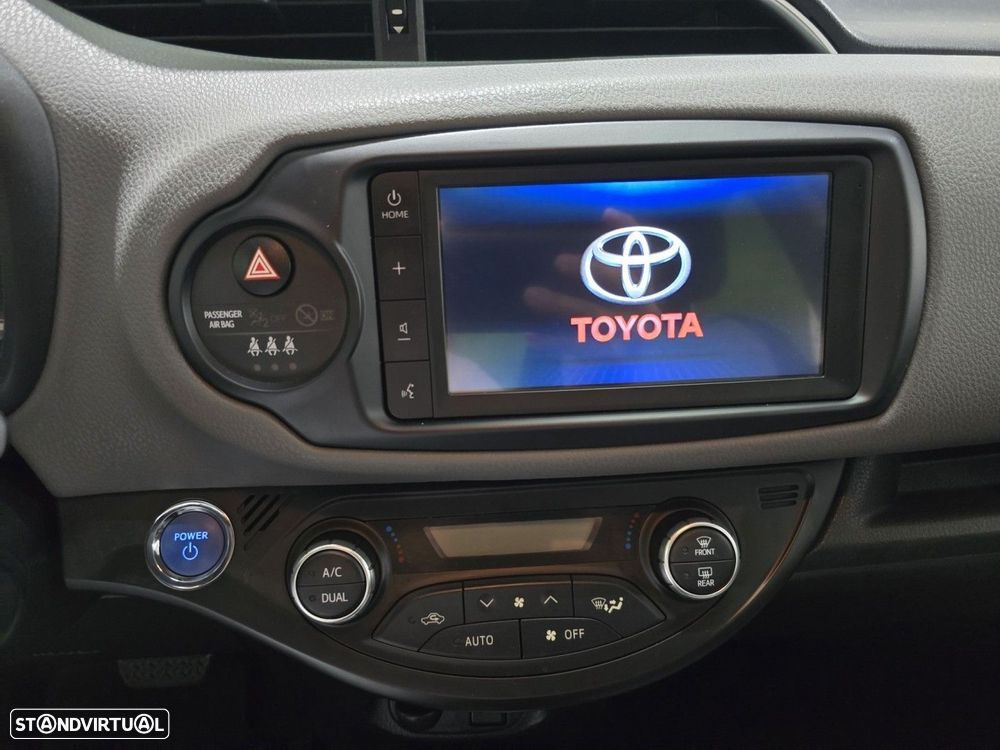Toyota Yaris 1.5 HSD Comfort - 26