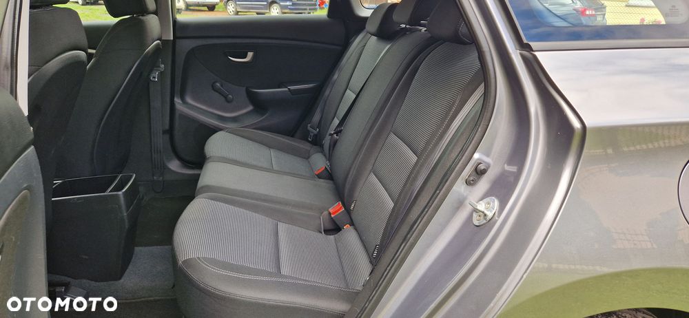 Hyundai i30 1.4 Trend - 27