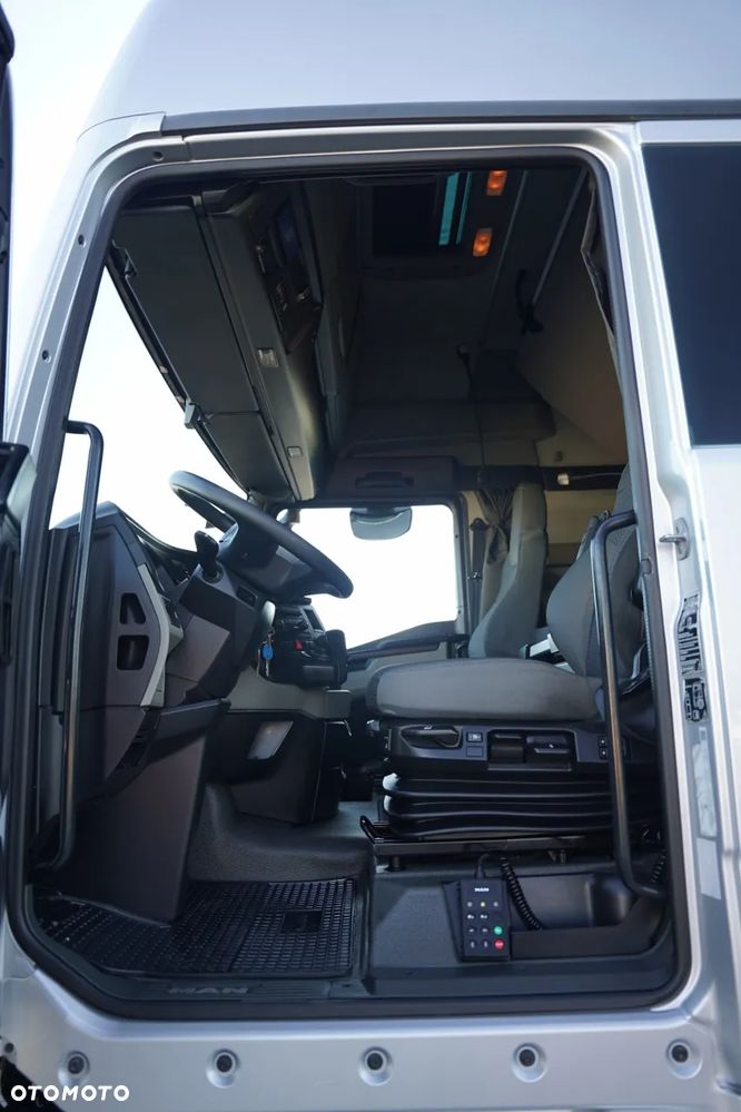 MAN TGX 18.510 / GX / MEGA  / LOW DECK / NAVI RIO - 24