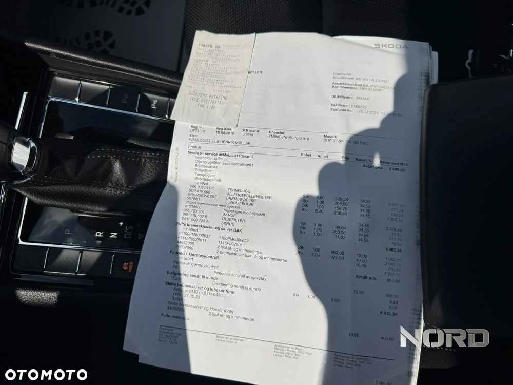 Skoda Superb 1.8 TSI DSG L&K - 33