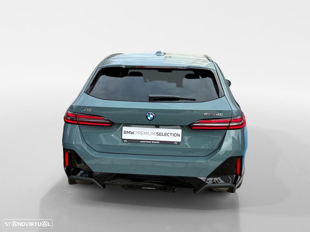 BMW i5 - 3