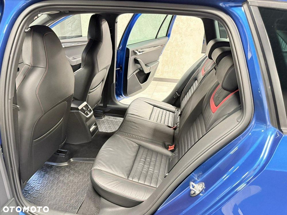 Skoda Octavia 2.0 TSI RS - 35