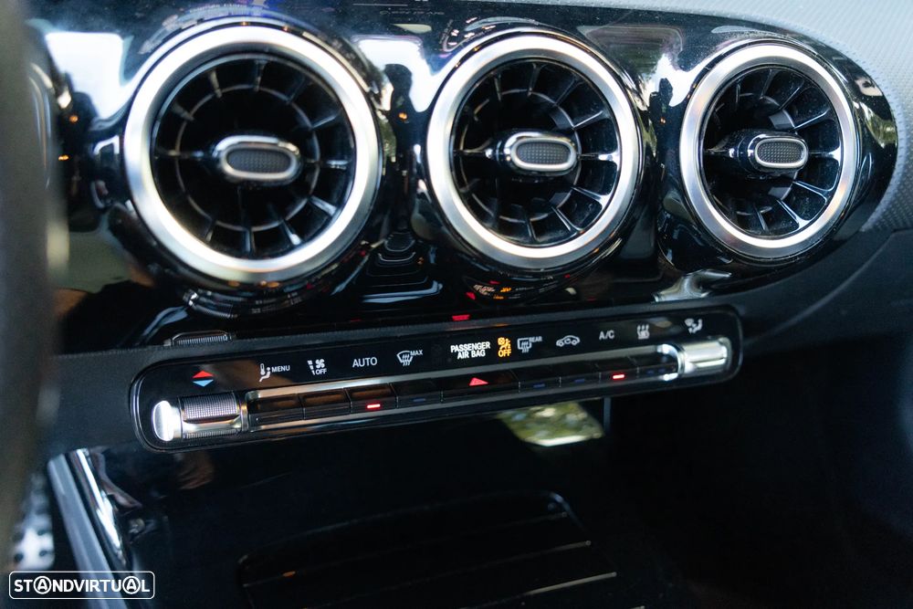 Mercedes-Benz CLA 250 e Shooting Brake AMG Line - 28