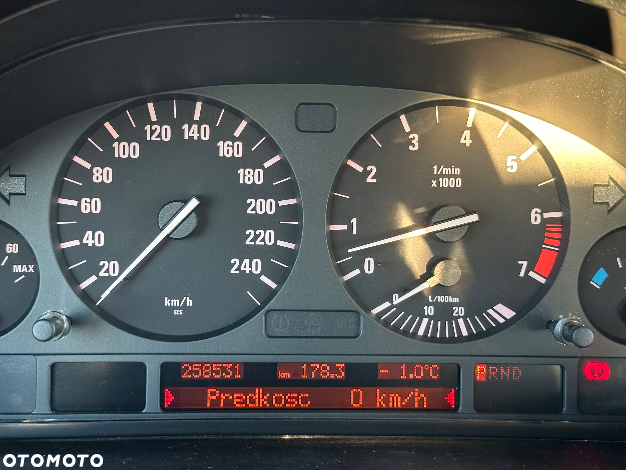 BMW X5 4.4i - 16
