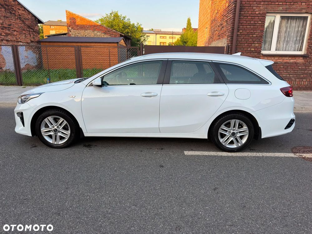 Kia Ceed 1.6 CRDi mHEV M - 12