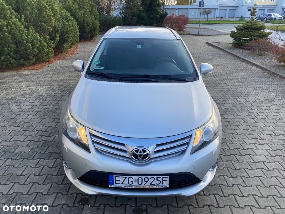 Toyota Avensis 1.8 Sol plus NAVI - 17