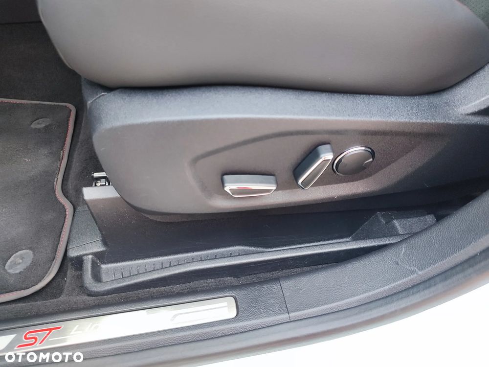 Ford S-Max 2.0 TDCi ST-Line PowerShift - 24