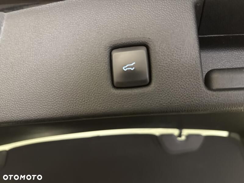 Ford Kuga - 25