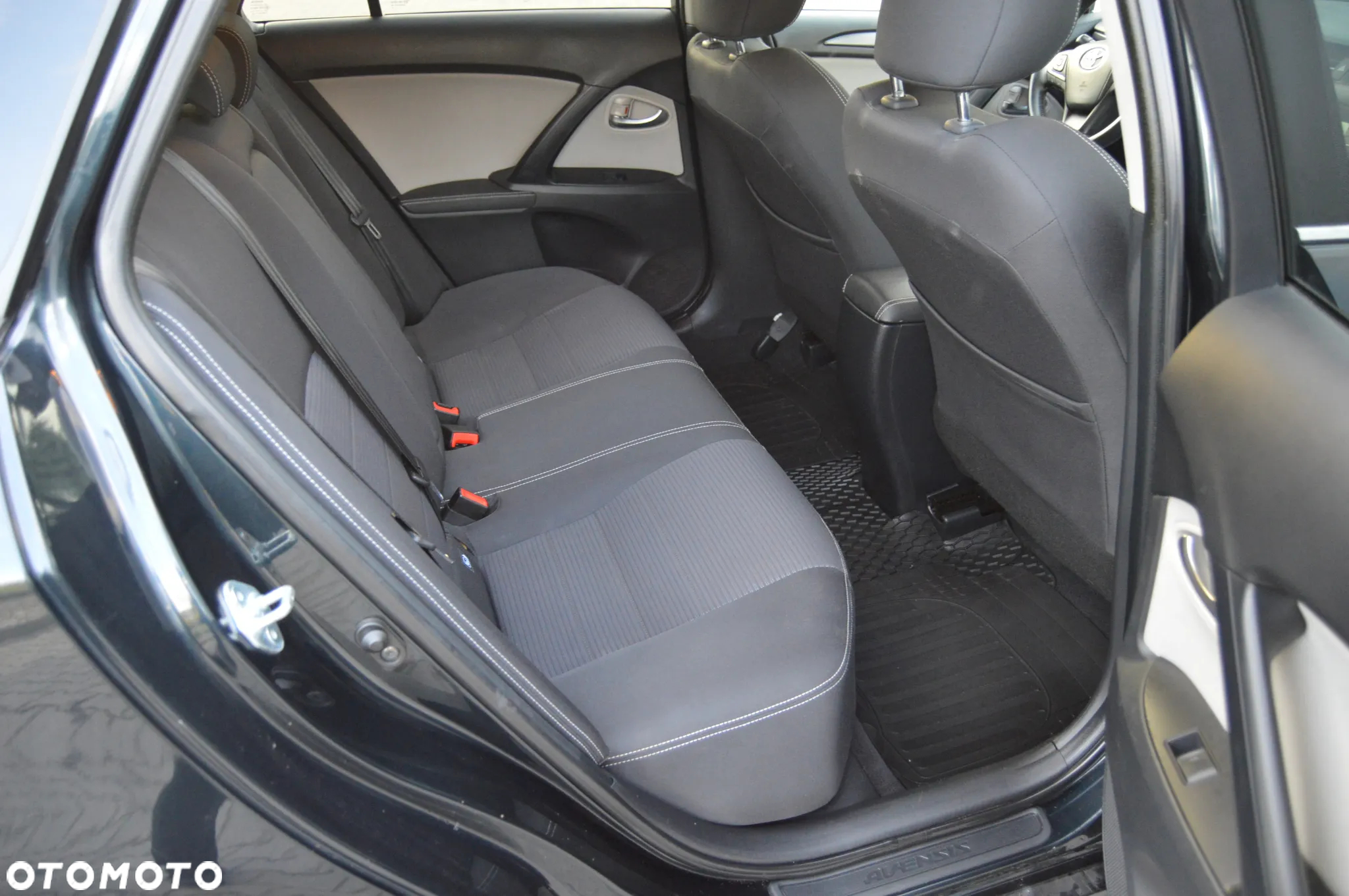 Toyota Avensis 2.0 D-4D Active Business - 7