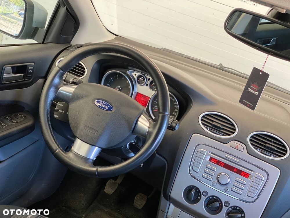 Ford Focus 1.6 Amber X - 11