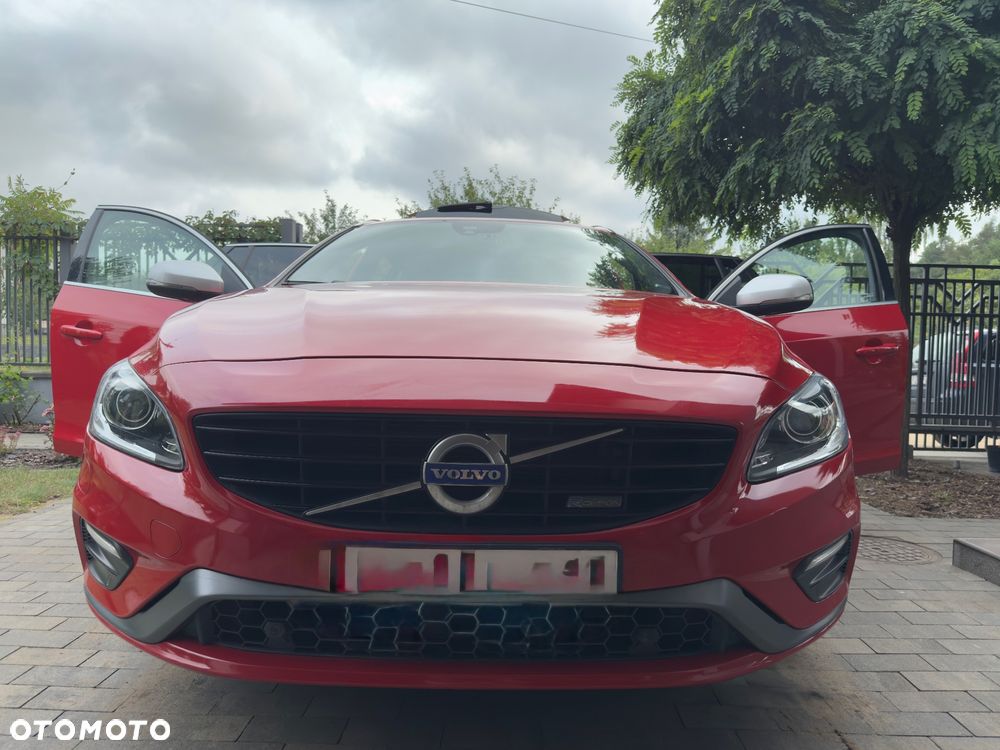 Volvo V60 T4 R-Design Summum - 1