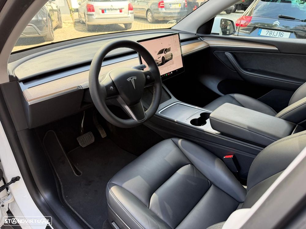 Tesla Model Y Long Range Dual Motor AWD - 13