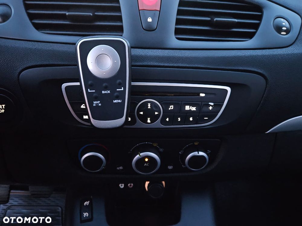 Renault Scenic 1.6 16V Confort Expression - 22