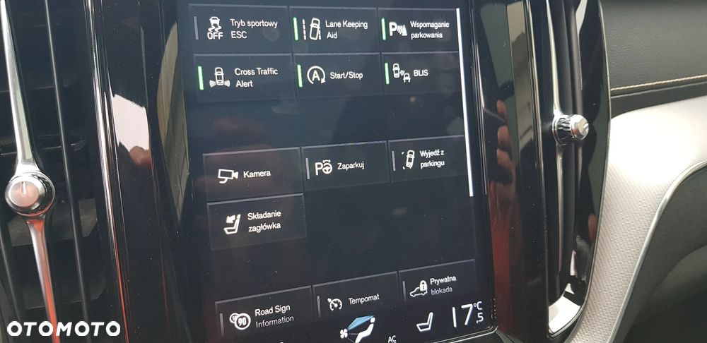 Volvo XC 60 T6 AWD R-Design - 28