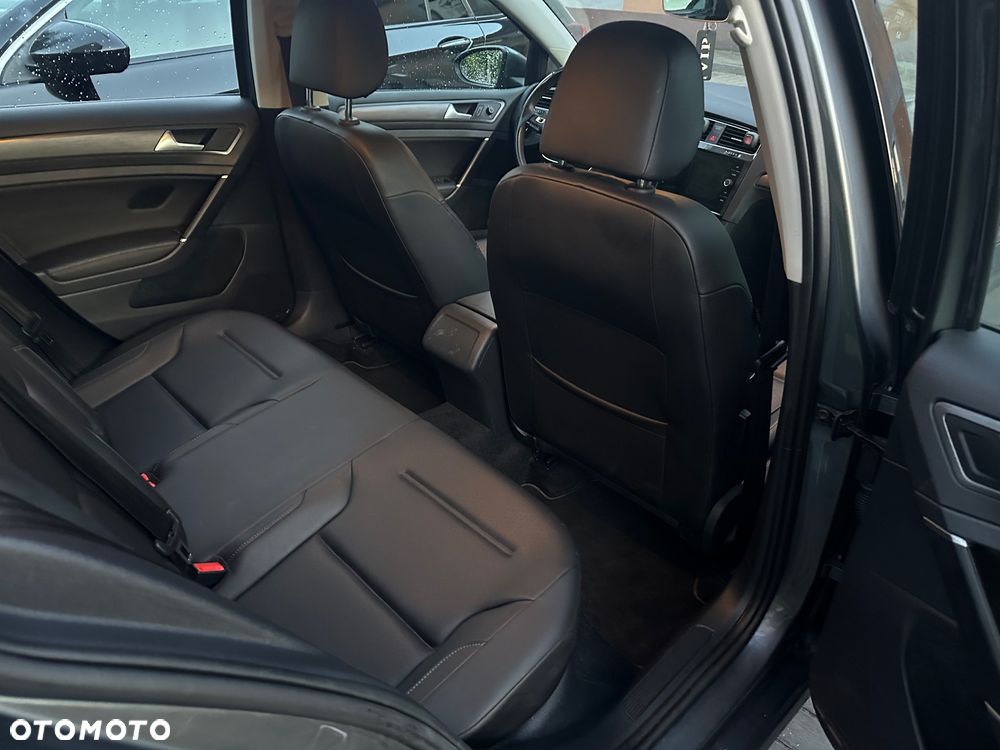 Volkswagen Golf - 15