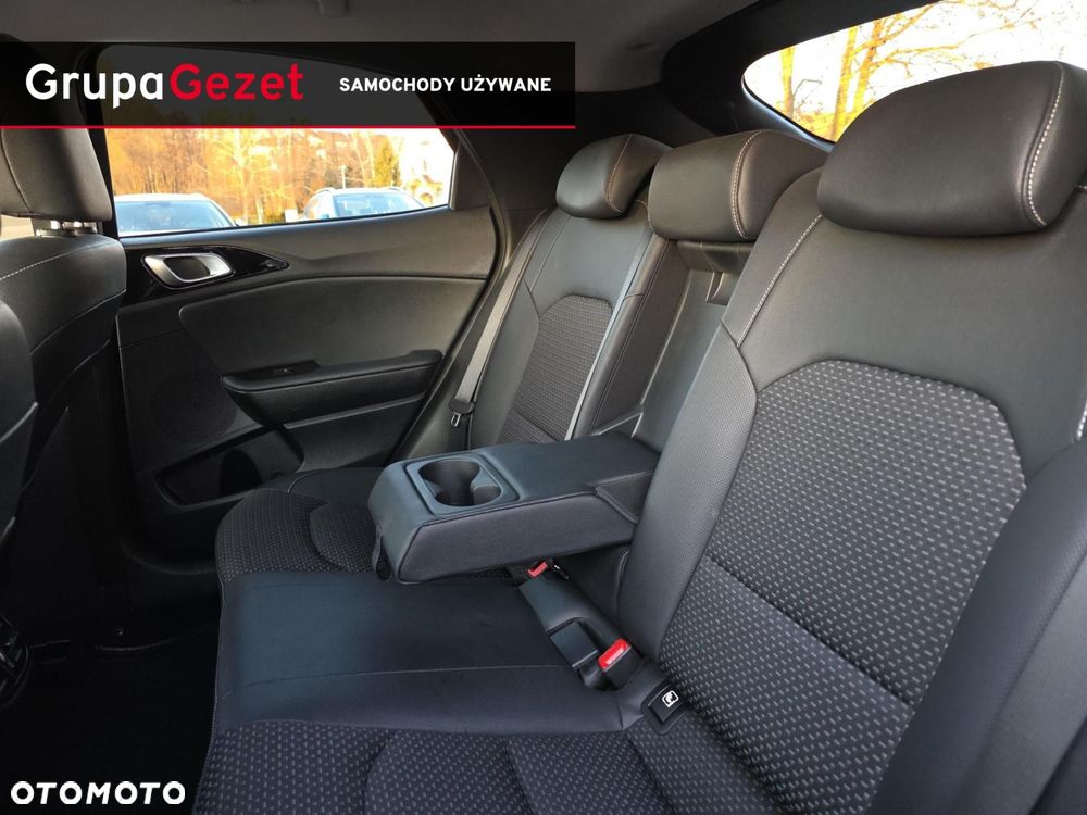 Kia XCeed 1.5 T-GDI Business Line DCT - 16