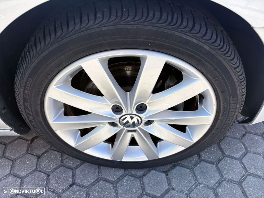 VW Golf 2.0 TDi Highline DSG - 12