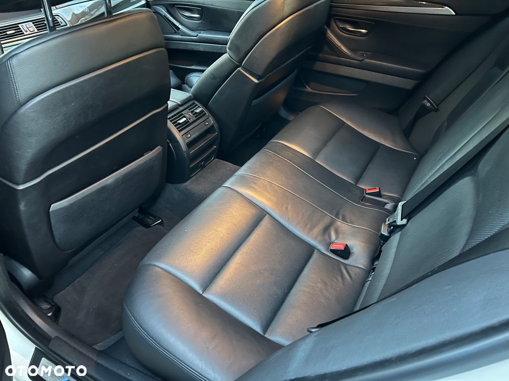 BMW Seria 5 535i Sport-Aut - 17