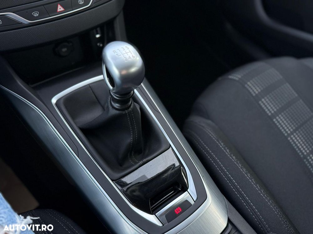 Peugeot 308 1.2 e-THP STT Allure - 19