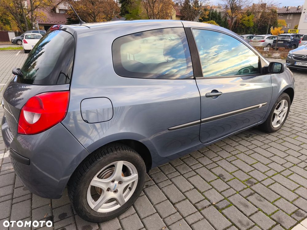 Renault Clio - 6