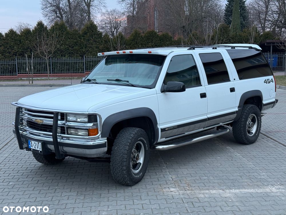 Chevrolet Suburban - 2
